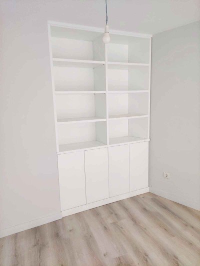 Armario de madera moderna