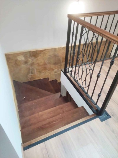 Peldaños de madera maciza