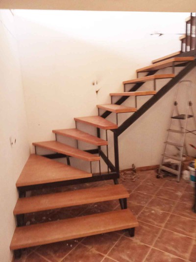 Escalera de madera a medida