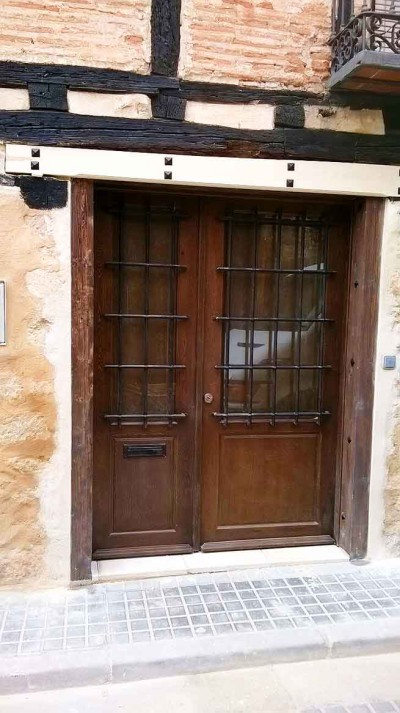 Puerta rústica tradicional