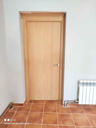 Puerta lisa de madera