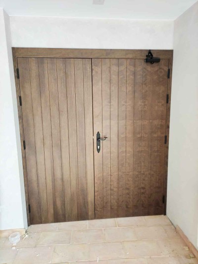 Puerta corredera rústica