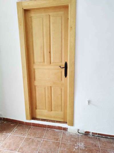 Puerta interior rústica